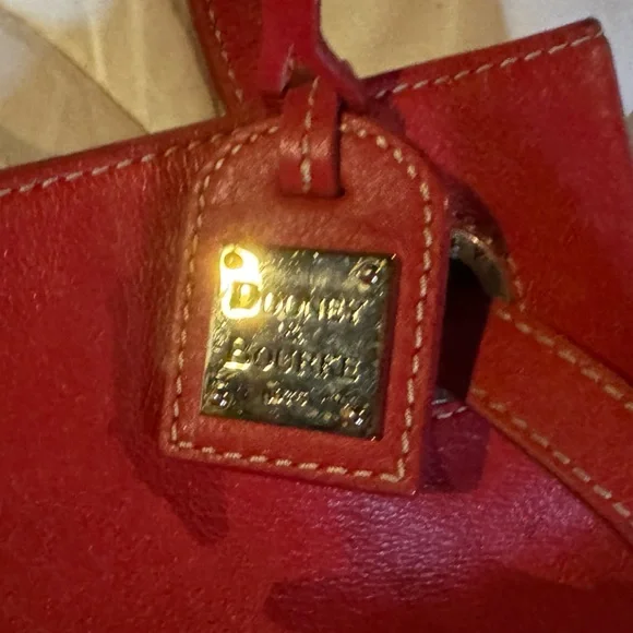Dooney and Bourke large red leather tote handbag purse - Picture 4 of 5